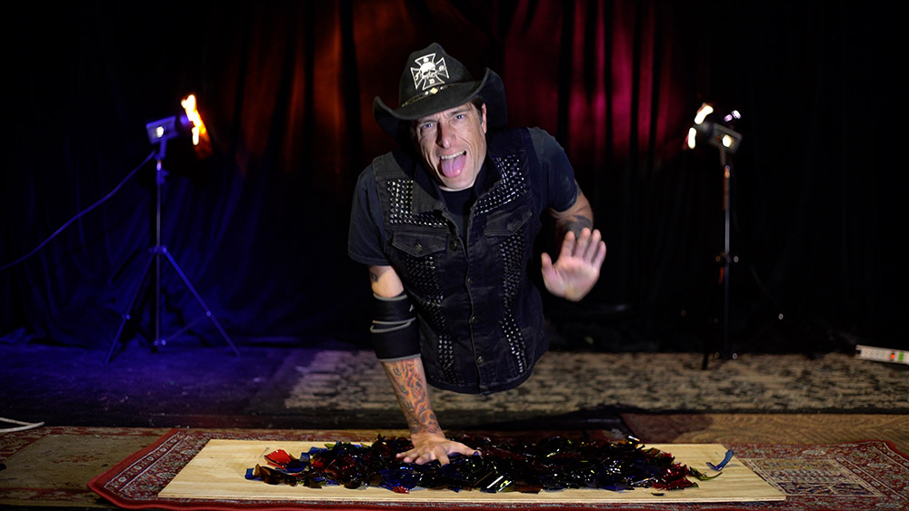 Meet “HalfMan” Short E. Dangerously! Ripley Entertainment Inc